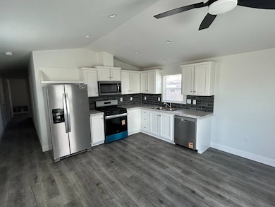 1490 E 6th St unit 7, Beaumont, CA 92223 - photo 5