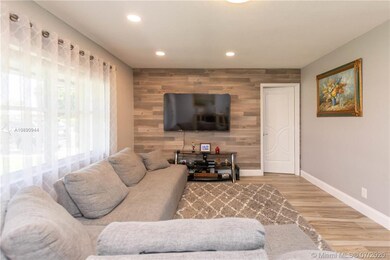 9254 Gettysburg Rd, Boca Raton, FL 33434 - photo 7