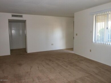 Living room dining room