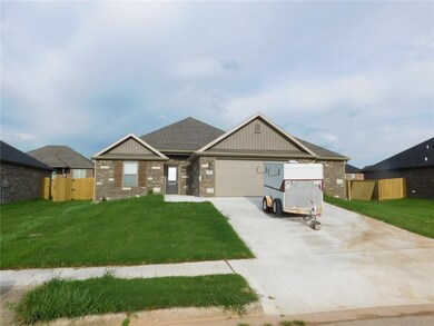 571 Captain Hopkins St, Prairie Grove, AR 72753 - photo 2