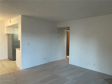 5060 Newport Cove Dr unit B, Las Vegas, NV 89119 - photo 5