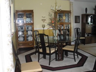 2099 Huntington Ln, Easton, PA 18040 - photo 4