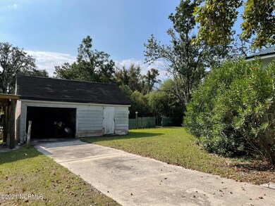Detached Garage