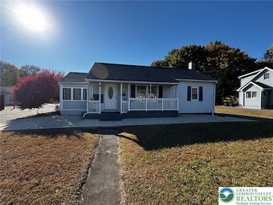 1027 Chipperfield Dr, Stroudsburg, PA 18360 - photo 3