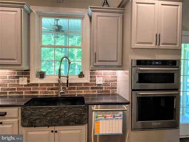 289 Chimney Cir, Middletown, VA 22645 - photo 5