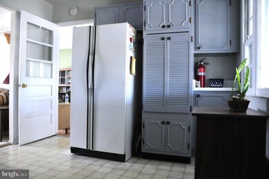 33 W Thames Rd, Little Egg Harbor Township, NJ 08087 - photo 3