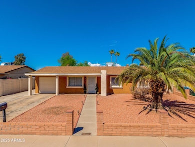 8032 W Clayton Dr, Phoenix, AZ 85033 - photo 2