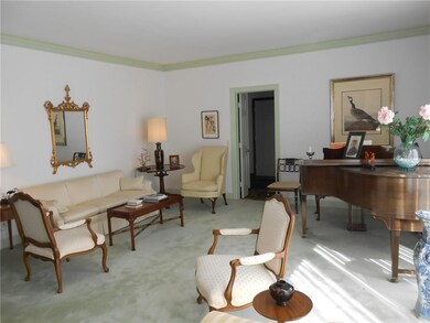 Living rm with crown moldings!