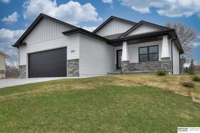 2005 Beaver Lake Blvd, Plattsmouth, NE 68048 - photo 2