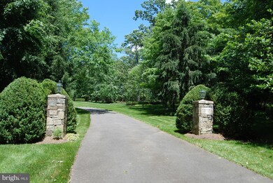 13110 Loth Lorian Dr, Clifton, VA 20124 - photo 2