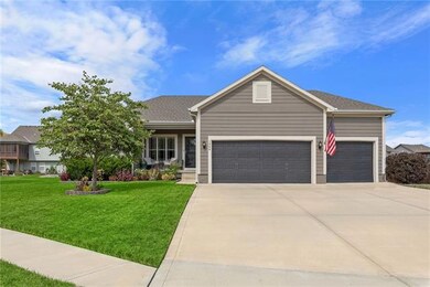 1904 Red Bud Ct, Raymore, MO 64083 - photo 5