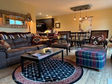 5D Livingroom diningroom and kitchen