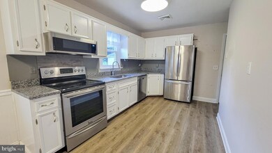 10993 Horseshoe Dr, Frederick, MD 21701 - photo 2