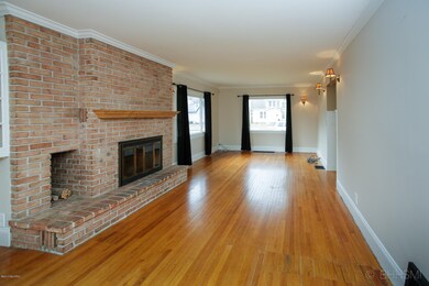 819 east st-104