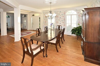 7307 Laurel Creek Ct, Springfield, VA 22150 - photo 3