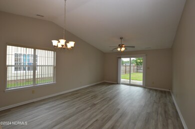 105 Creekview Dr, Jacksonville, NC 28540 - photo 3