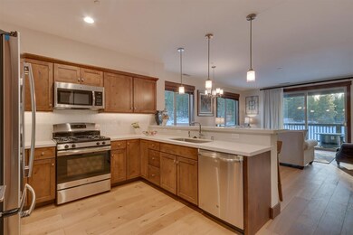 11679 Mcclintock Loop unit 4, Truckee, CA 96161 - photo 4