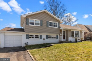 125 Louise Dr, Morrisville, PA 19067 - photo 2