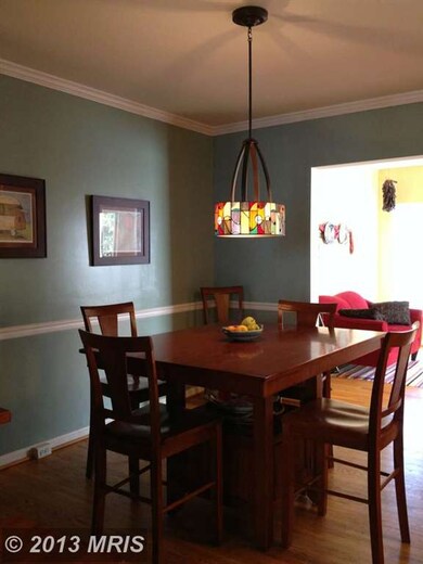 25215 Dunvegan Square, Chantilly, VA 20152 - photo 3