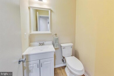 6415 Old Scotts Ct, Springfield, VA 22152 - photo 7