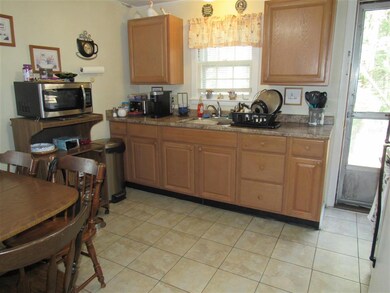 21 Mckenzie Dr unit 23, Claremont, NH 03743 - photo 4