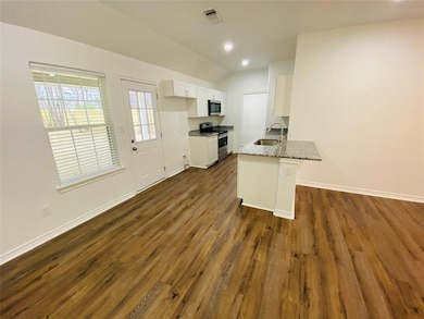 419 W Monterey St, Denison, TX 75020 - photo 5