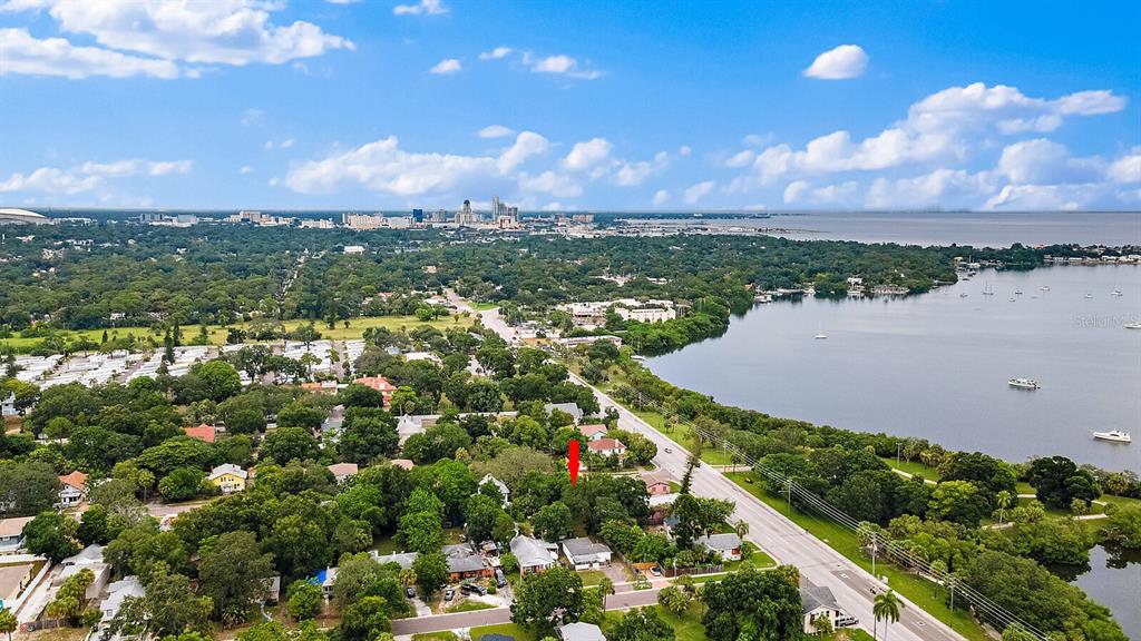 minutes from downtown St Pete.