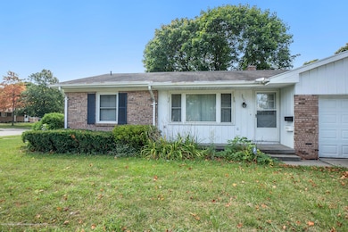 3601 Sandhurst Dr, Lansing, MI 48911 - photo 3