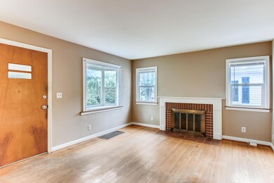 3071 Dresden Columbus OH 43224-large-002