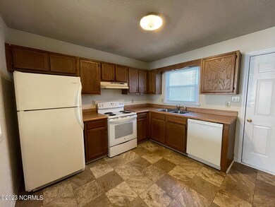 1816 Burgaw Hwy, Jacksonville, NC 28540 - photo 3