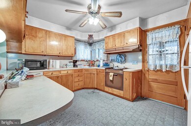 1074 Lumber St, Middletown, PA 17057 - photo 6