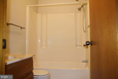 222 N Washington St unit 8, Berkeley Springs, WV 25411 - photo 3