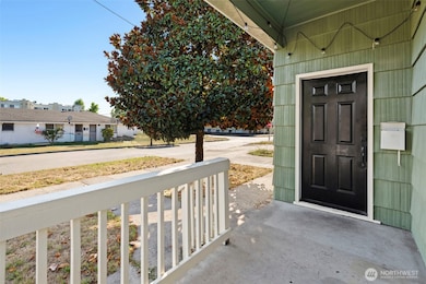 303 W Magnolia St, Centralia, WA 98531 - photo 3