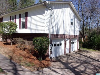 3057 Wood Cir, Center Point, AL 35215 - photo 2