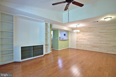 13573 Orchard Dr unit 3573, Clifton, VA 20124 - photo 2