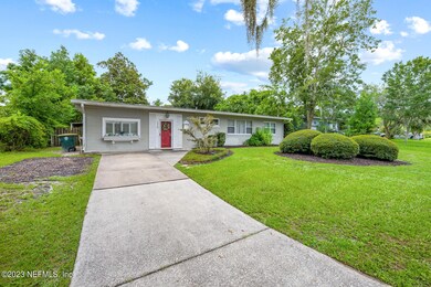 6920 Holiday Rd N, Jacksonville, FL 32216 - photo 3
