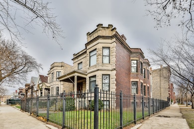 3901 N Hamilton Ave unit 1, Chicago, IL 60618 - photo 2