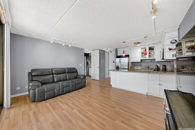 Chateau Waikiki unit 3203, Honolulu, HI 96815 - photo 7