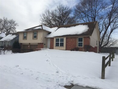 7212 Bond St, Shawnee, KS 66203 - photo 2