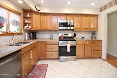 162 Lamoka Ave, Staten Island, NY 10308 - photo 6