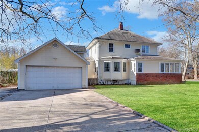 31 Hiawatha Dr, Brightwaters, NY 11718 - photo 6