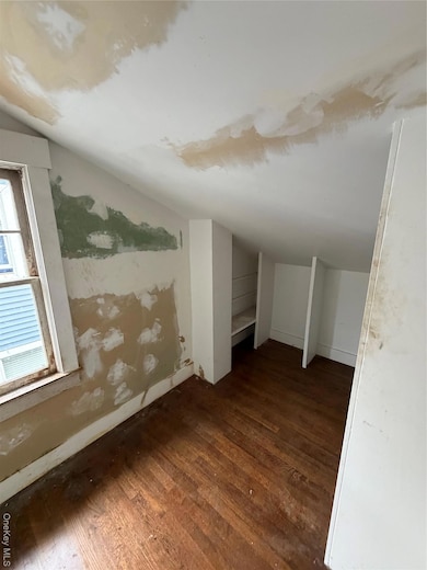 244 Tibbetts Rd, Yonkers, NY 10705 - photo 5