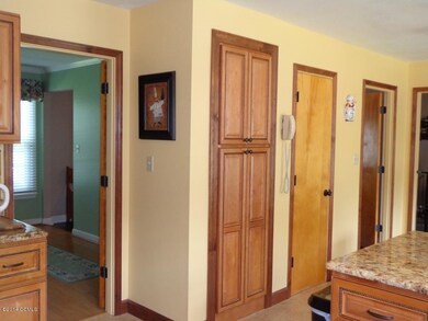 109 Ramona Ave, Jacksonville, NC 28540 - photo 4