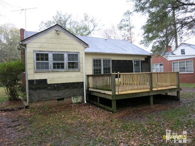 320 S Cowan St, Burgaw, NC 28425 - photo 3