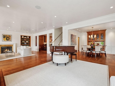 2683 E Lake of the Isles Pkwy, Minneapolis, MN 55408 - photo 4