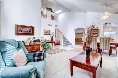 8429 W Willowbrook Drive-small-006-Livin