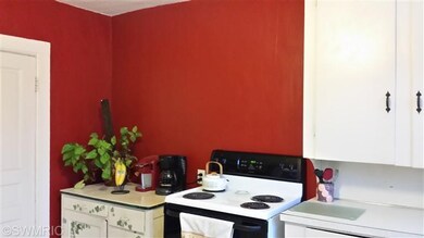 404 Avery St, Lowell, MI 49331 - photo 5