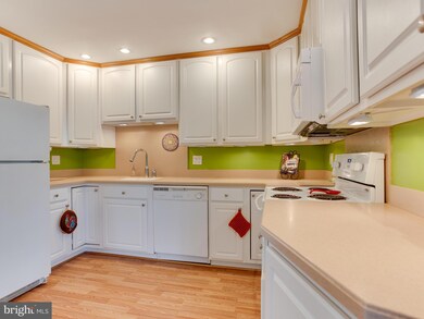 1494 Lowell Ct, Crofton, MD 21114 - photo 6