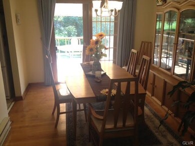 1816 Treeline Dr, Easton, PA 18040 - photo 5