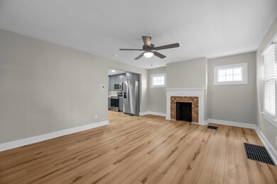 1002 Ellsworth 005